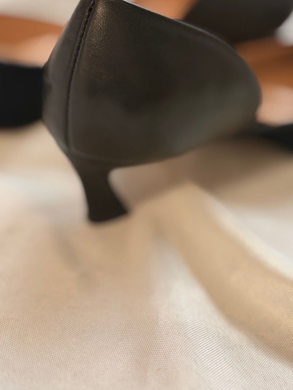 Gianni Bini Black Pointed D'Orsay Flats - Picture 6 of 6